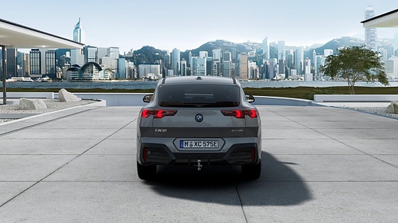 BMW iX2 5 of 13