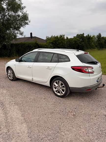 Renault Megane III 3 of 4