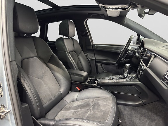 Porsche Macan 10 of 24