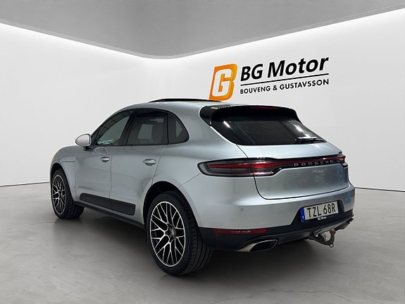 Porsche Macan 6 of 24