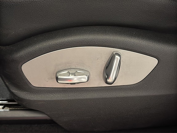 Porsche Macan 20 of 24
