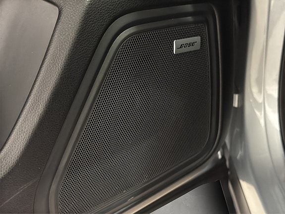 Porsche Macan 19 of 24