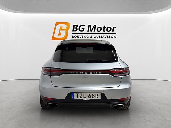 Porsche Macan 5 of 5