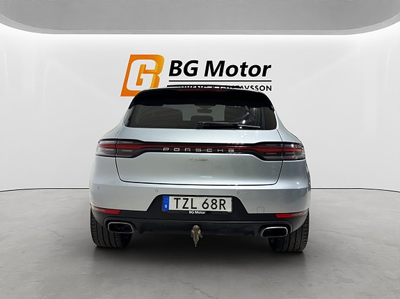 Porsche Macan 5 of 24