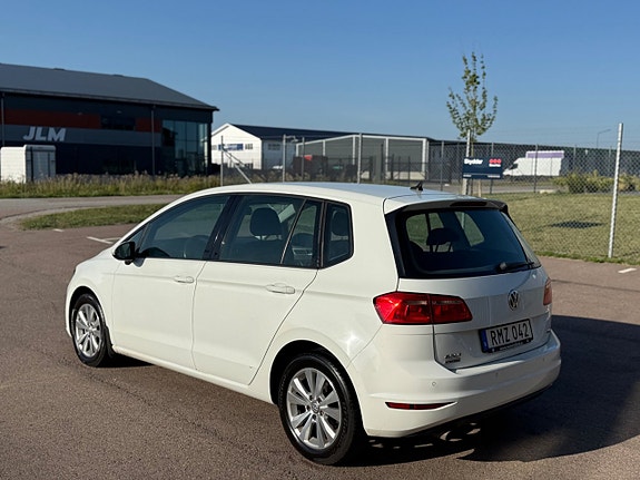 Volkswagen Golf Sportsvan 2 of 5