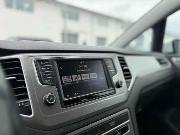 Volkswagen Golf Sportsvan 8 of 11