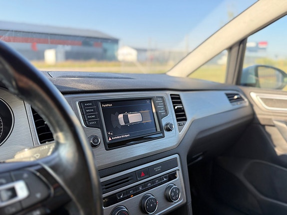 Volkswagen Golf Sportsvan 7 of 10