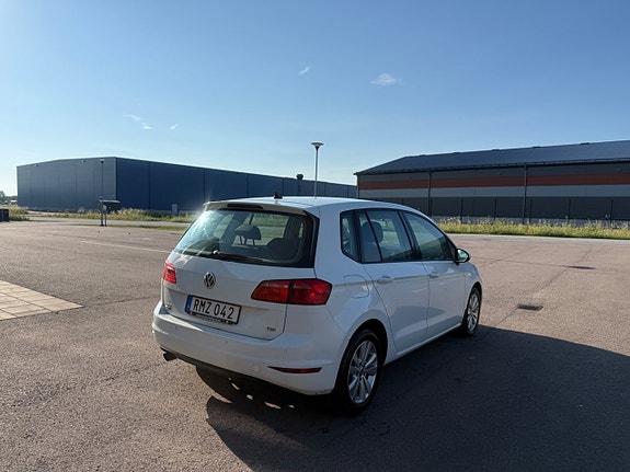 Volkswagen Golf Sportsvan 3 of 5