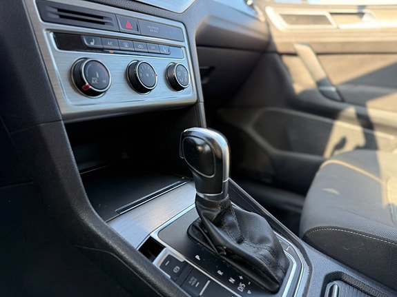 Volkswagen Golf Sportsvan 8 of 10