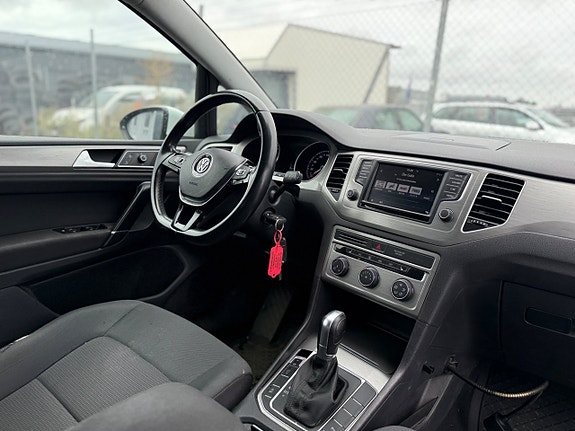 Volkswagen Golf Sportsvan 11 of 11