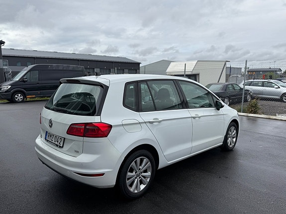 Volkswagen Golf Sportsvan 3 of 11