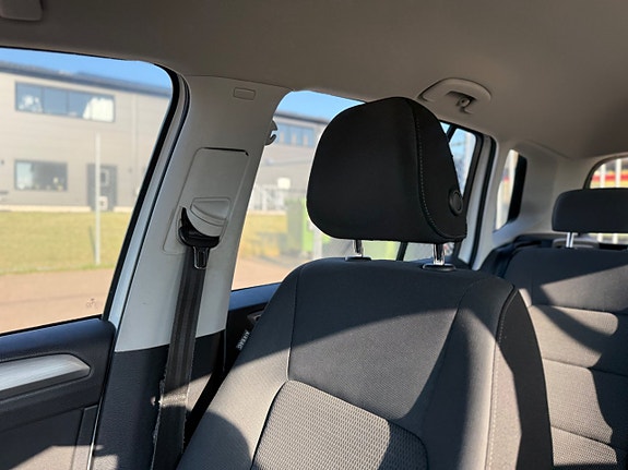 Volkswagen Golf Sportsvan 9 of 10