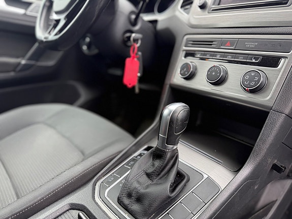 Volkswagen Golf Sportsvan 10 of 11