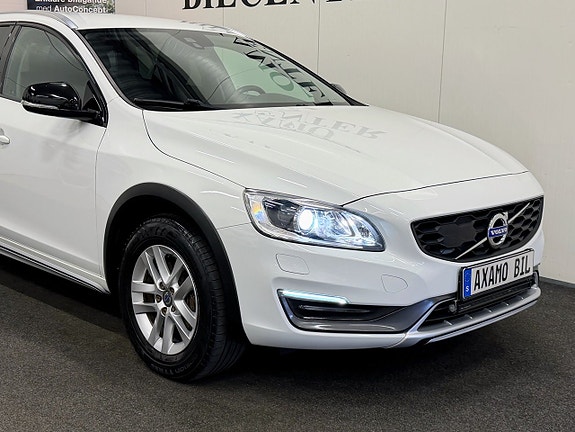 Volvo V60 Cross Country 4 of 5