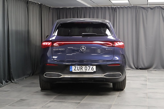 Mercedes-Benz EQE SUV 4 of 5