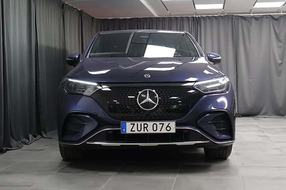 Mercedes-Benz EQE SUV 3 of 5