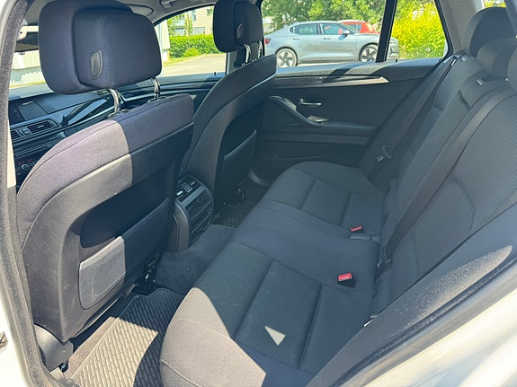 BMW 528i 7 of 7