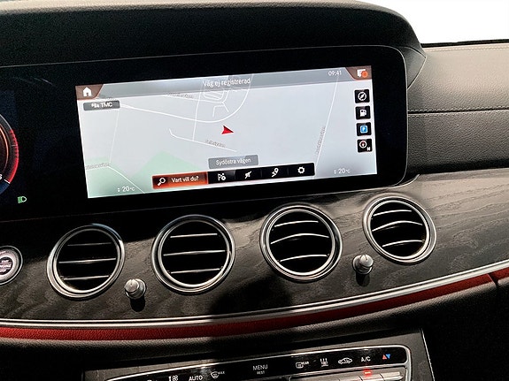 Mercedes-Benz E220 10 of 18
