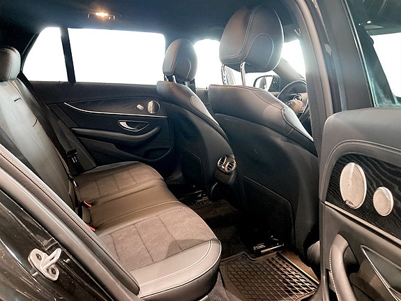 Mercedes-Benz E220 13 of 18