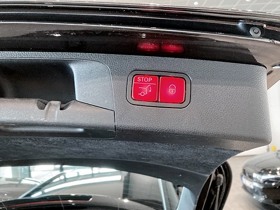 Mercedes-Benz E220 18 of 18