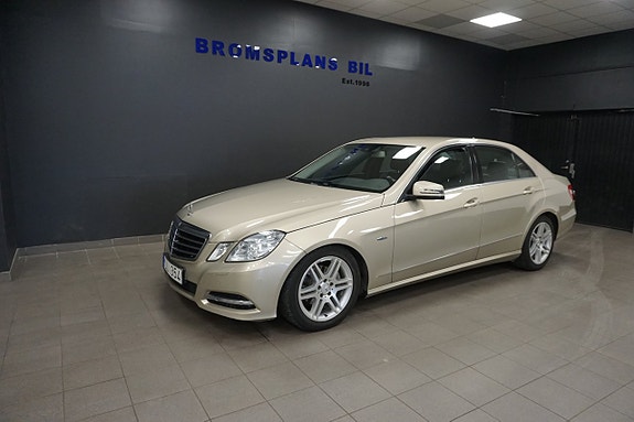 Mercedes-Benz E220 2 of 17