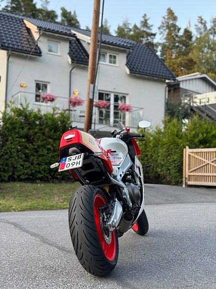 Yamaha XSR900 GP 3 of 12
