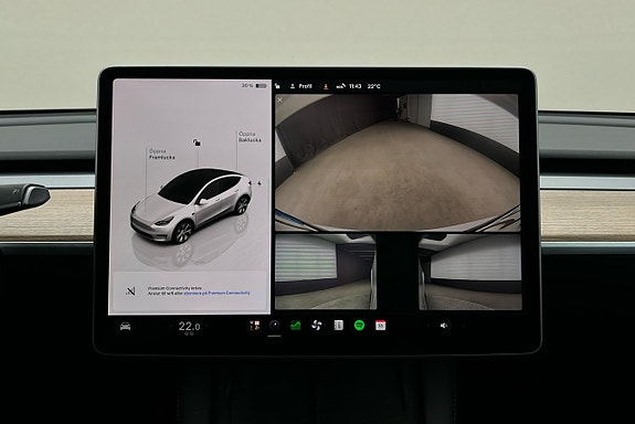 Tesla Model Y 25 of 26