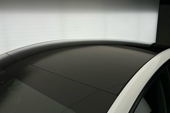 Tesla Model Y 16 of 26