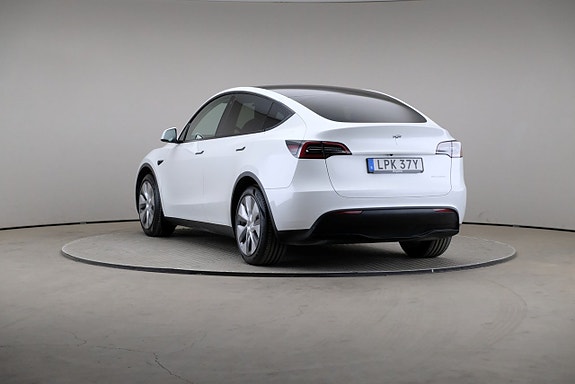 Tesla Model Y 2 of 26