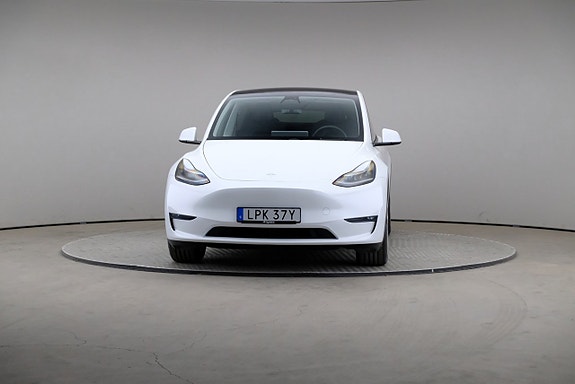 Tesla Model Y 3 of 26