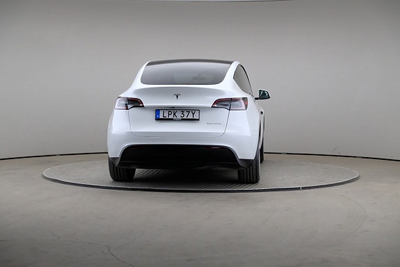 Tesla Model Y 5 of 26