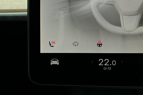 Tesla Model Y 21 of 26