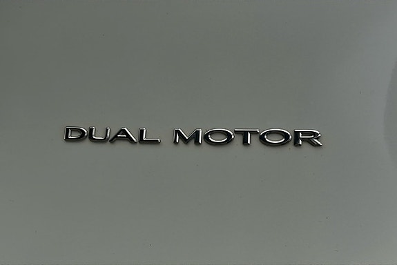 Tesla Model Y 26 of 26