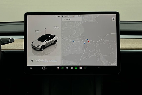 Tesla Model Y 7 of 26