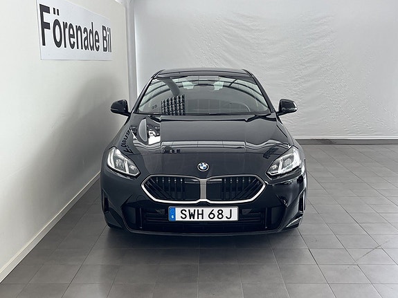 BMW 120 3 of 5