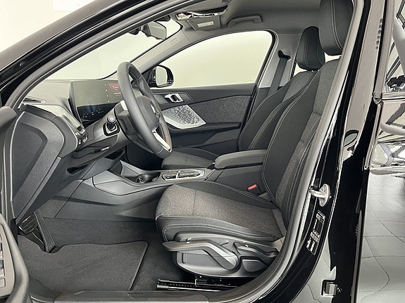 BMW 120 6 of 15