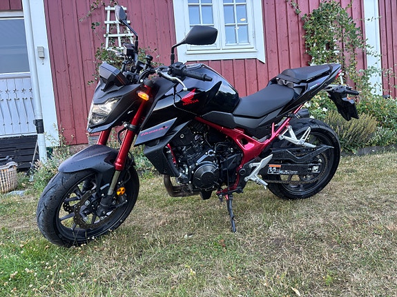 Honda CB750 2 of 5