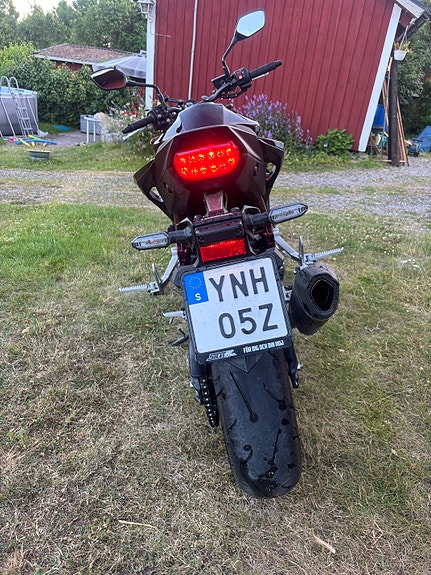 Honda CB750 4 of 5