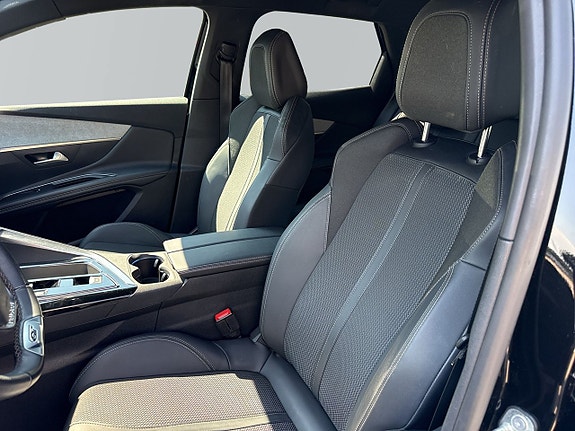 Peugeot 3008 8 of 15