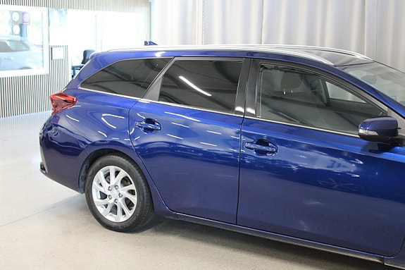 Toyota Auris 5 of 5