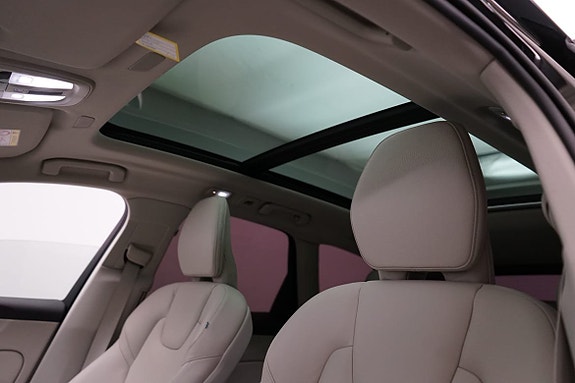 Volvo XC60 15 of 21