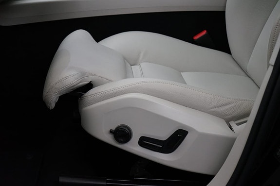 Volvo XC60 12 of 21