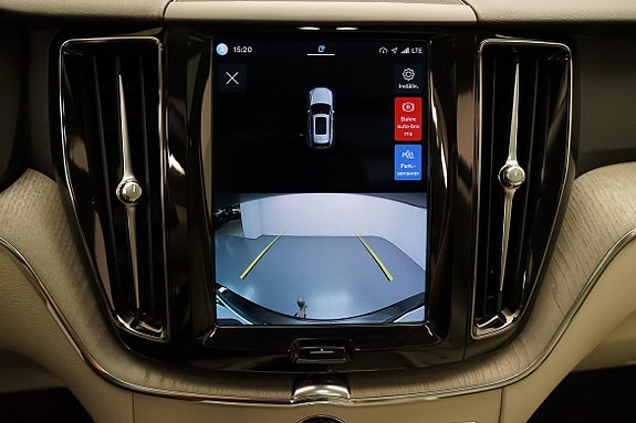 Volvo XC60 14 of 21