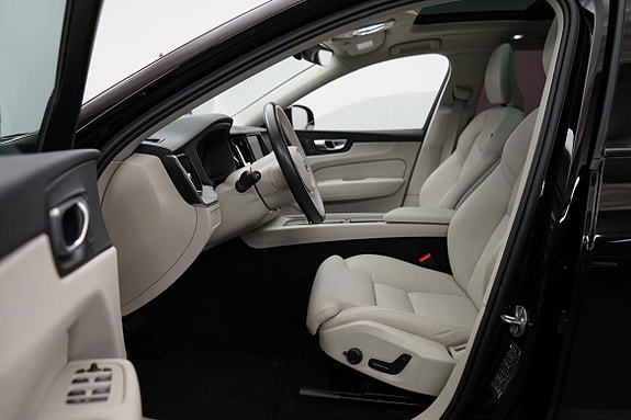 Volvo XC60 6 of 21