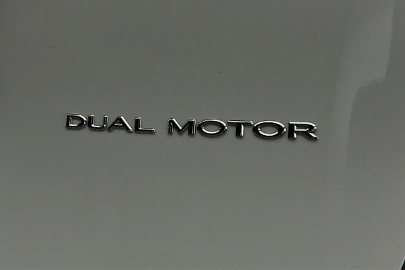 Tesla Model Y 28 of 28