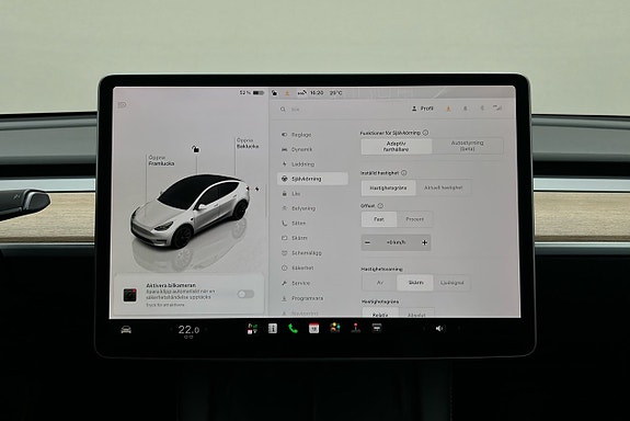 Tesla Model Y 25 of 28
