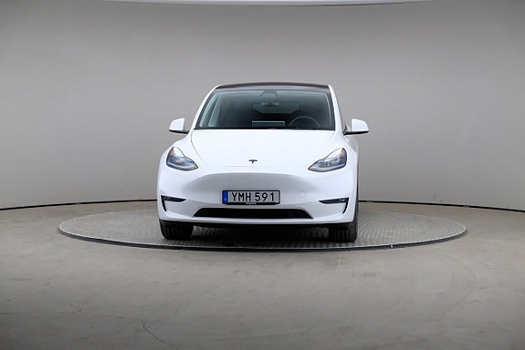 Tesla Model Y 3 of 5
