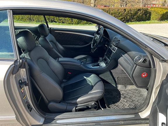 Mercedes-Benz CLK200 5 of 5