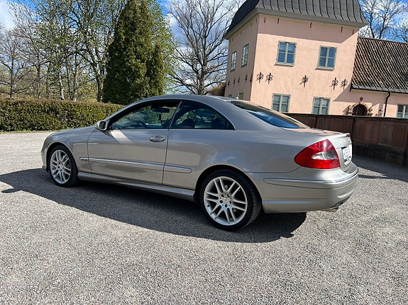 Mercedes-Benz CLK200 2 of 5