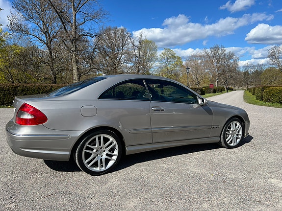 Mercedes-Benz CLK200 3 of 5